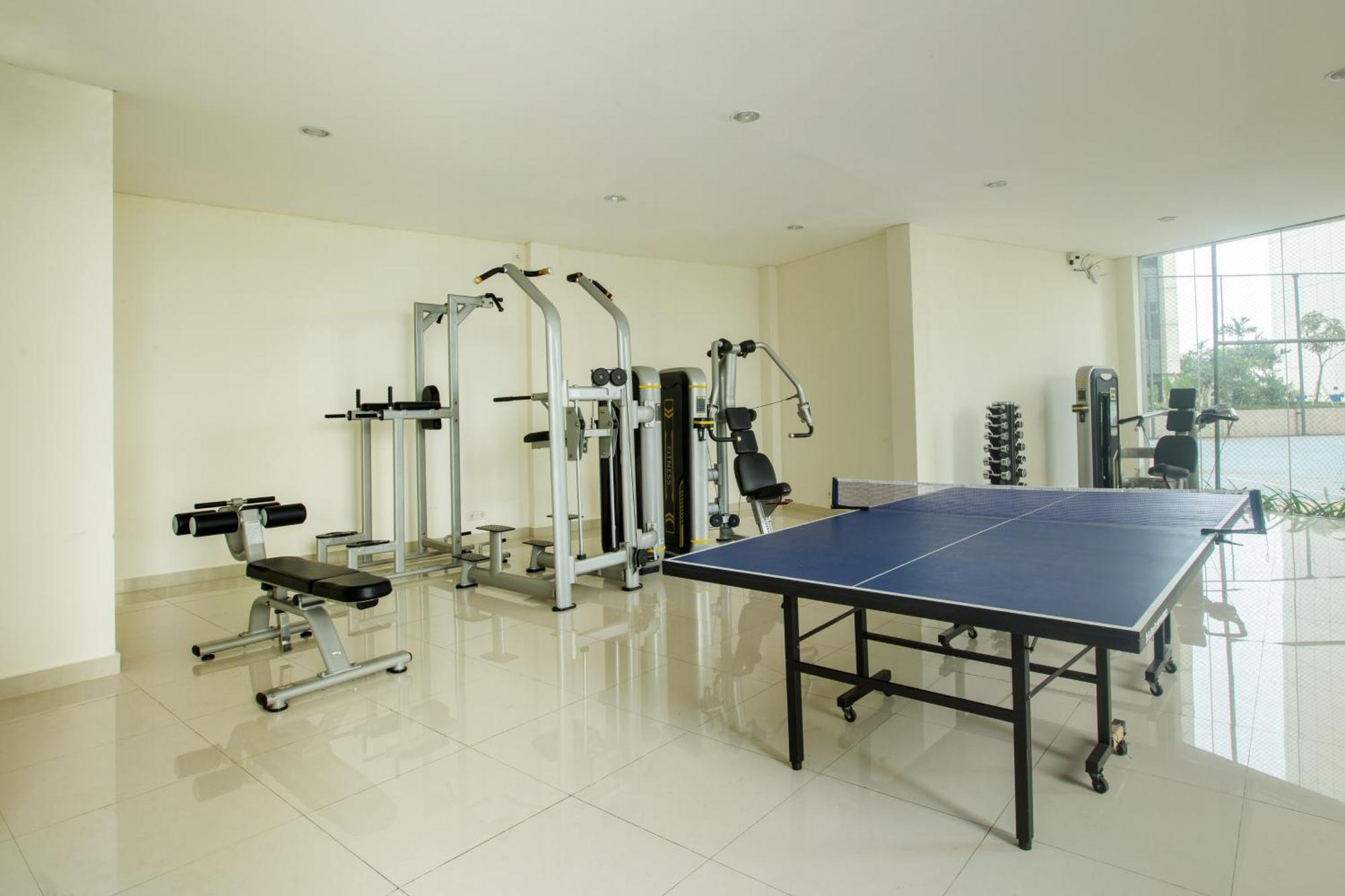 Louis Kienne Cikarang Hotel & Service Apartment Бекаси Экстерьер фото